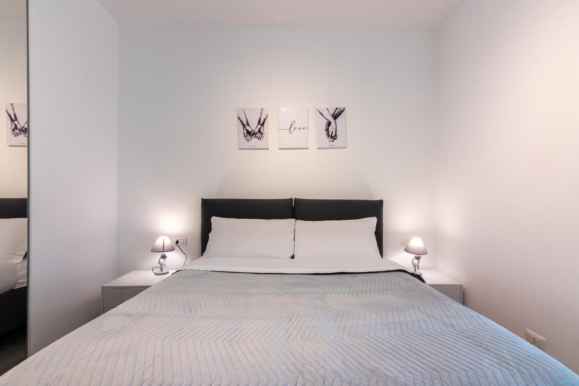 Audrey Flat - Stazione Milano Centrale Appartement Buitenkant foto
