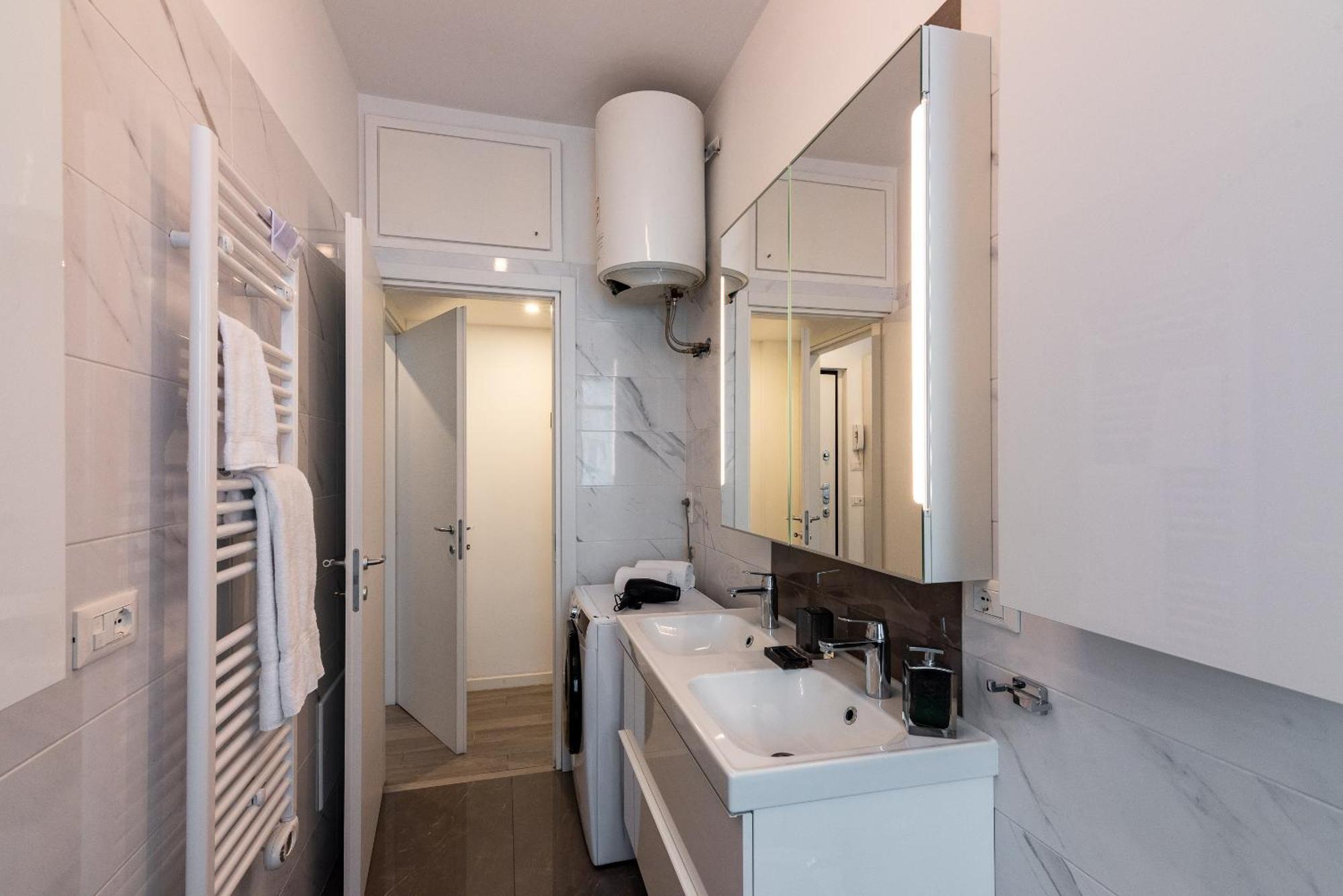 Audrey Flat - Stazione Milano Centrale Appartement Buitenkant foto